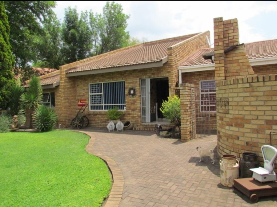 4 Bedroom Property for Sale in Vaalpark Free State